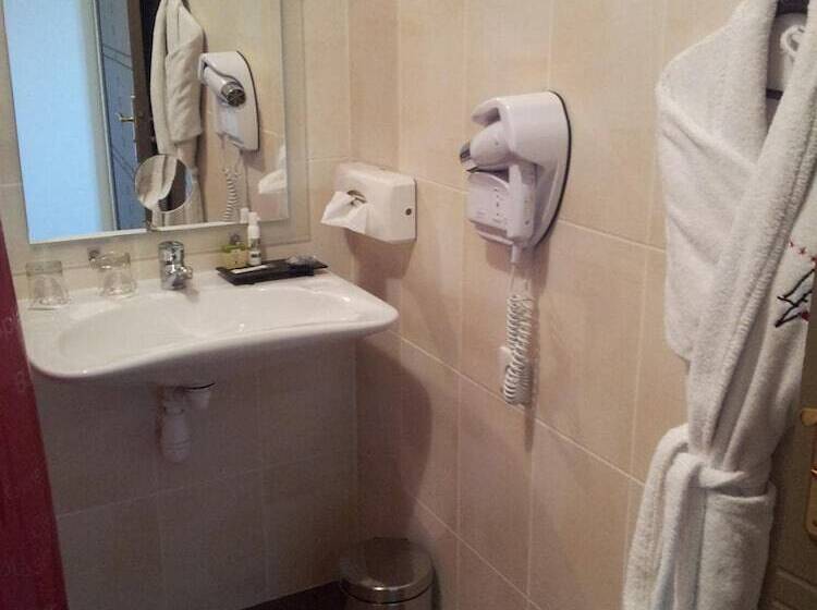 コンフォートルーム, Logis Hôtel La Fauceille