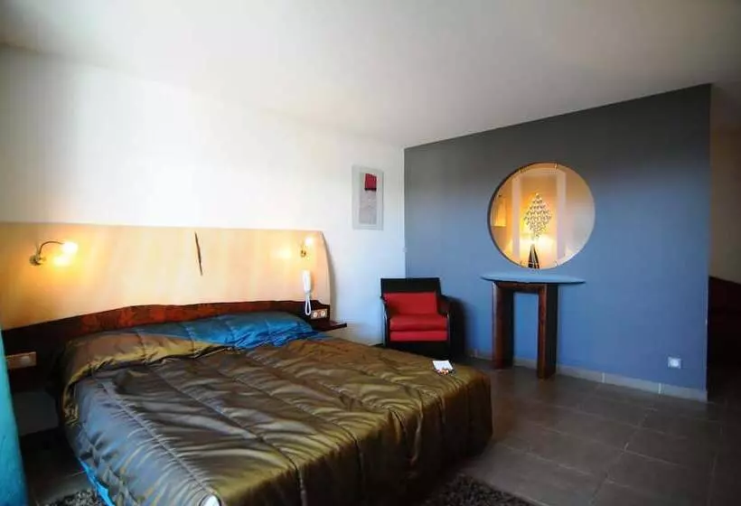 سوییت جونیور, Logis Hôtel La Fauceille