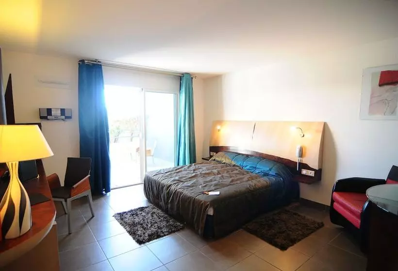 سوییت جونیور, Logis Hôtel La Fauceille