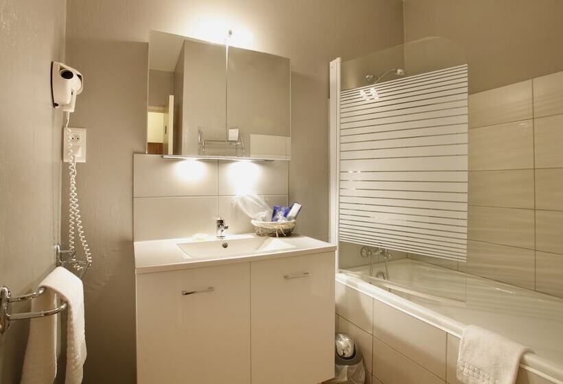 חדר סופריור, Logis Hôtel Médiéval, Montélimar Nord