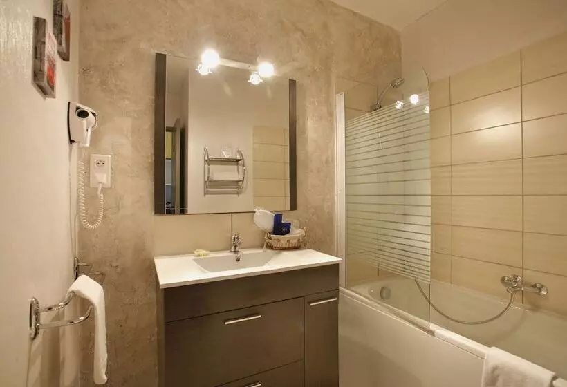 クラシックルーム, Logis Hôtel Médiéval, Montélimar Nord