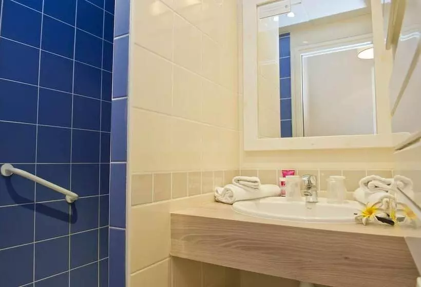 اتاق استاندارد چهار تخته, Hôtel Miléade Méditerranée   Port Fréjus