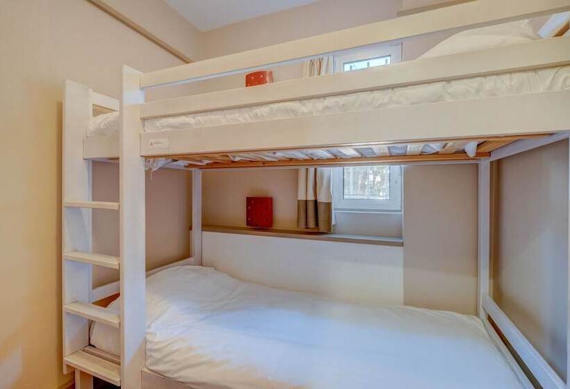 Четырехместный Номер Стандарт, Hôtel Miléade Méditerranée Port Fréjus