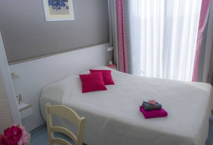 Четырехместный Номер Стандарт, Hôtel Miléade Méditerranée Port Fréjus