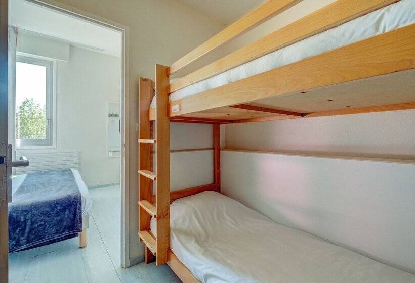 Четырехместный Номер Стандарт, Hôtel Miléade Méditerranée Port Fréjus