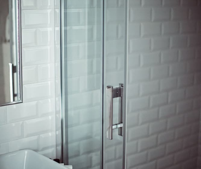 اتاق کلاسیک, Monsieur Helder