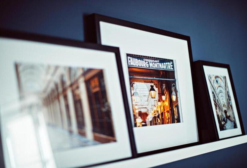 اتاق لوکس, Monsieur Helder