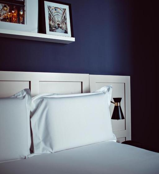 اتاق کلاسیک, Monsieur Helder