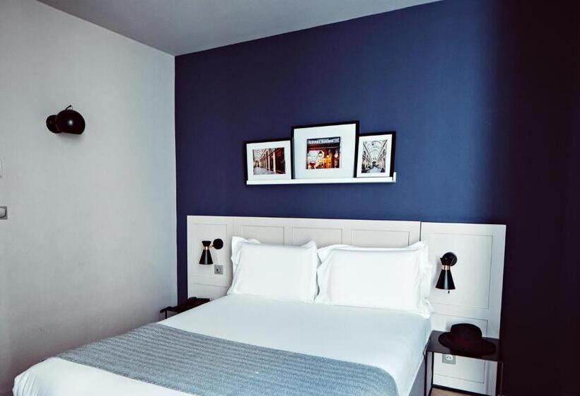 اتاق سوپریور خانوادگی, Monsieur Helder