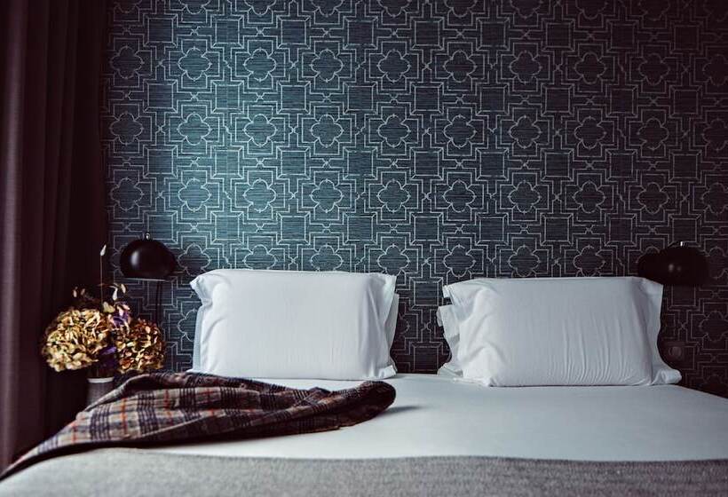 اتاق سوپریور, Monsieur Helder