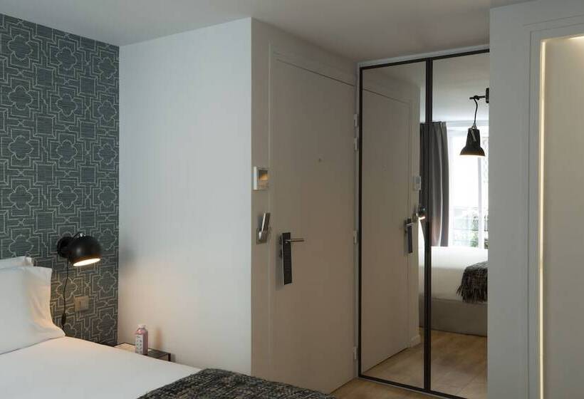 اتاق سوپریور, Monsieur Helder