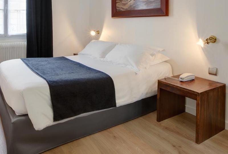 اتاق کلاسیک, Monsieur Helder