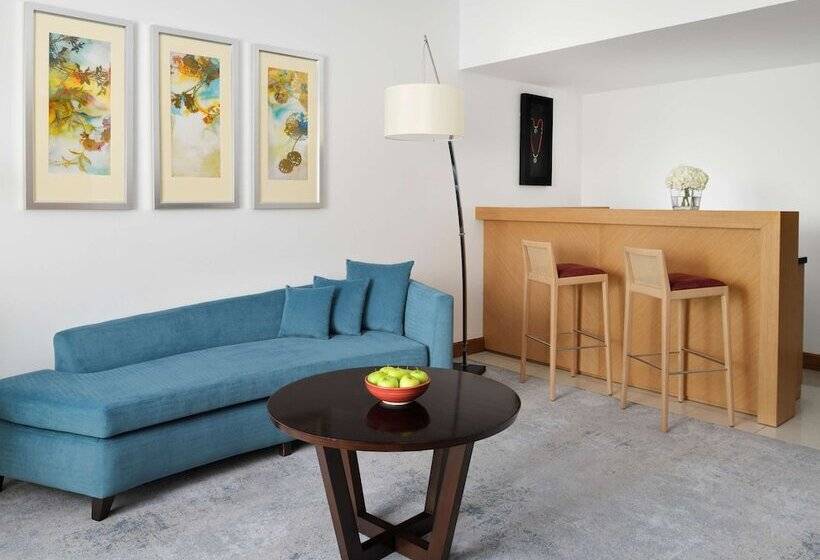 سوییت اجرایی, Mövenpick Hotel Jumeirah Beach