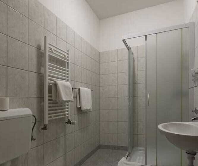 スタンダードトリプルルーム, Porto