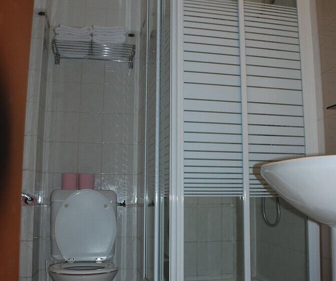Четырехместный Номер Стандарт, Residence De La Tour Paris Malakoff