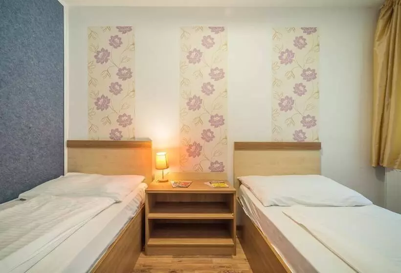 Standard Kolmen Hengen Huone, Silver Hotel Budapest City Center