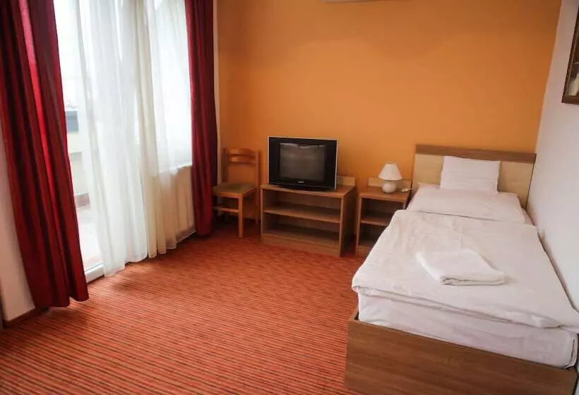Standard Kolmen Hengen Huone, Silver Hotel Budapest City Center