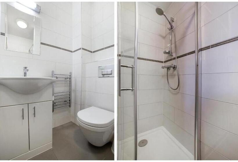 标准间, St George S