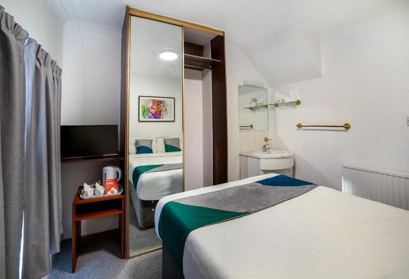 标准间, St George S