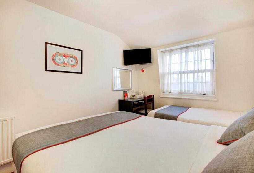 标准三人间, St George S