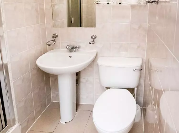 اتاق استاندارد یک نفره, St George S
