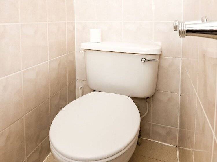 标准三人间, St George S