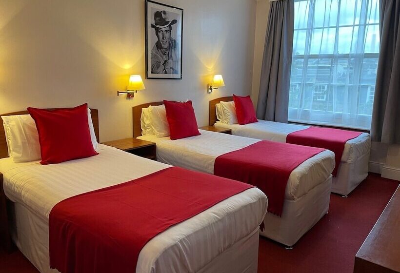 标准三人间, St George S