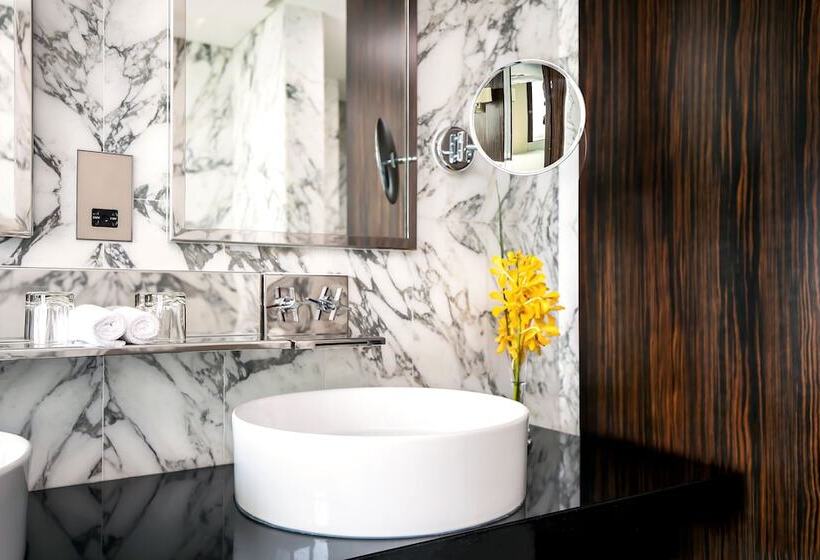 Номер Премиум, Voco Bonnington Dubai, An Ihg