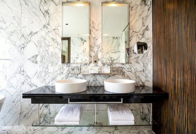 Номер Deluxe, Voco Bonnington Dubai, An Ihg