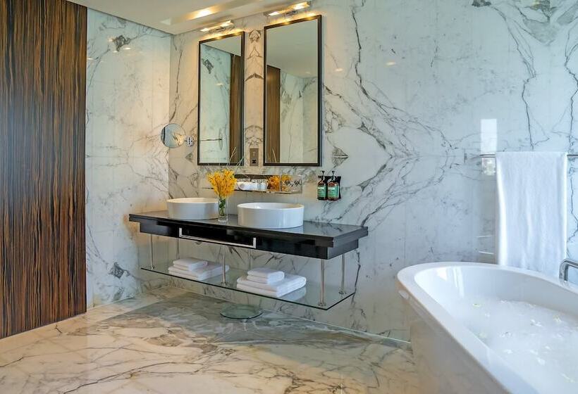 Номер Deluxe, Voco Bonnington Dubai, An Ihg