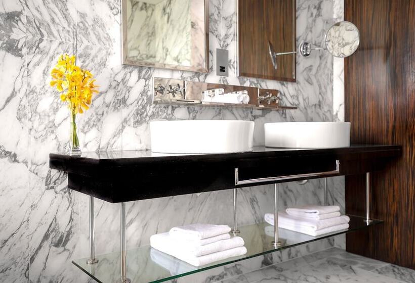 Номер Deluxe, Voco Bonnington Dubai, An Ihg