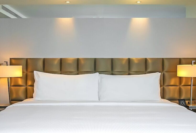 Люкс с Видом, Voco Bonnington Dubai, An Ihg