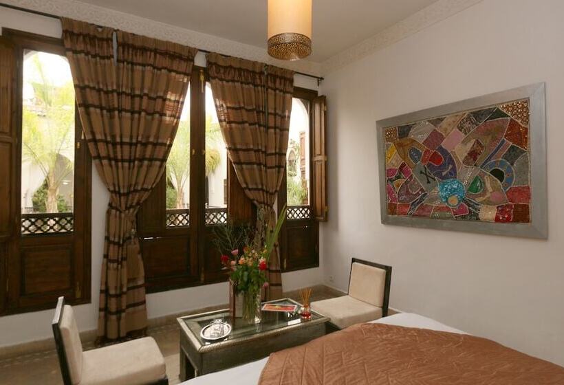 سوییت جونیور, Riad Pachavana