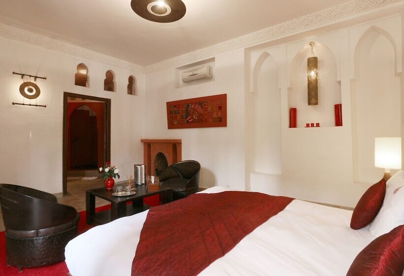 سوییت جونیور, Riad Pachavana