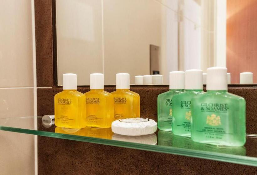 스탠다드 룸, The Judd