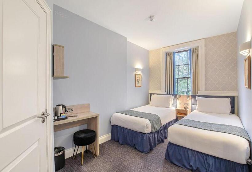 스탠다드 룸, The Judd