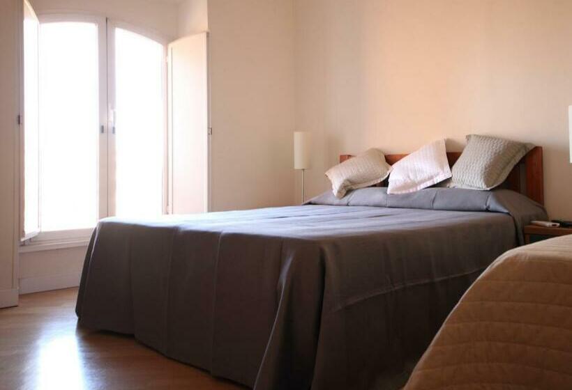 اتاق استاندارد چهار تخته, Tourist House B&b