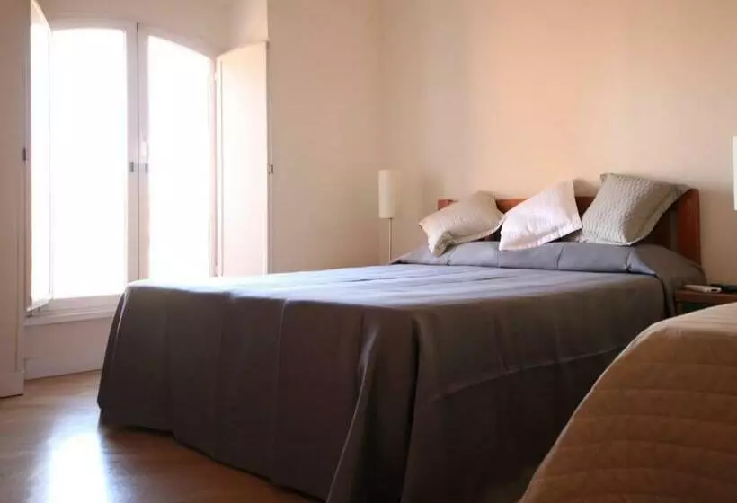 اتاق استاندارد چهار تخته, Tourist House B&b