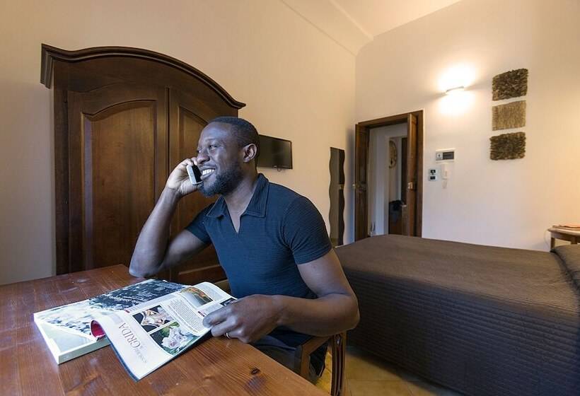 اتاق استاندارد, Nonna Jole