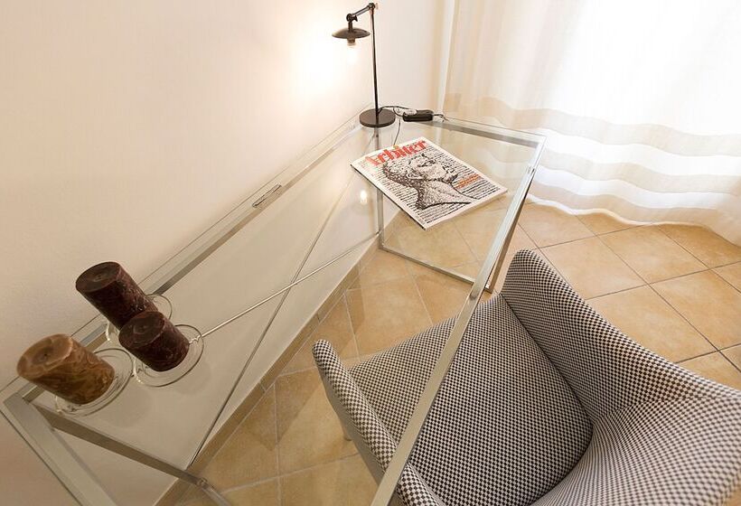 اتاق استاندارد, Nonna Jole