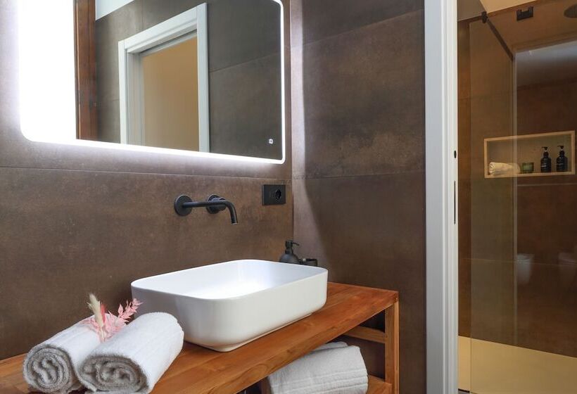 Номер Стандарт Двуспальная Кровать Вид на Город, Bohemien Boutique Guesthouse