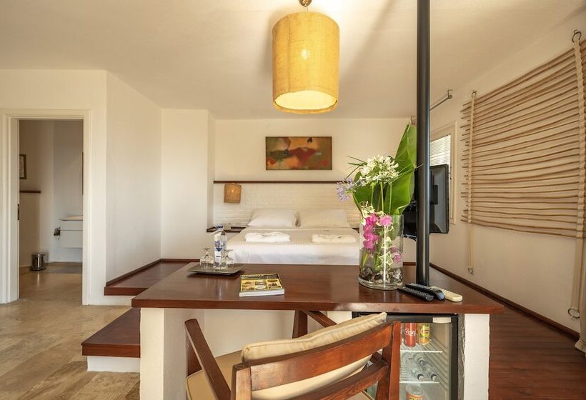 Standard Room, 4reasons Hotel + Bistro | 12+