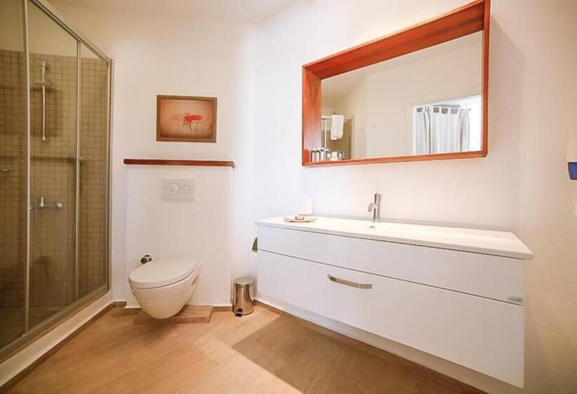 Standard Room, 4reasons Hotel + Bistro | 12+