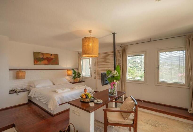 Standard Room, 4reasons Hotel + Bistro | 12+