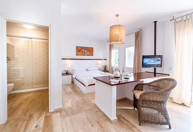 Junior Suite, 4reasons Hotel + Bistro | 12+