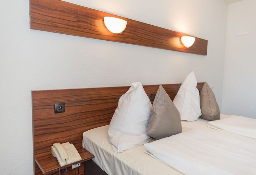 스탠다드 싱글 룸, Am Wall