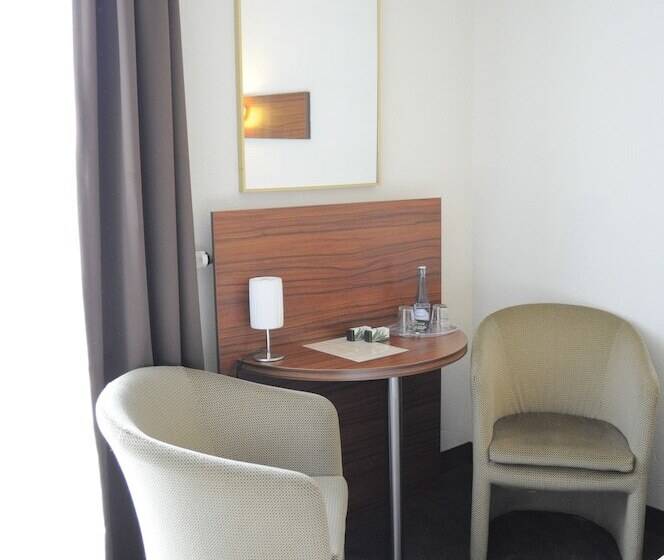 스탠다드 룸, Am Wall