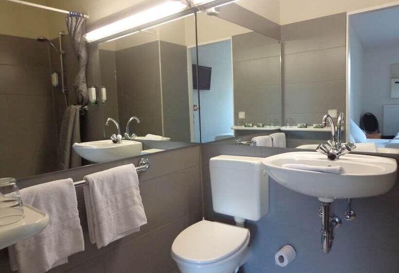 4인용 스탠다드 룸, Am Wall