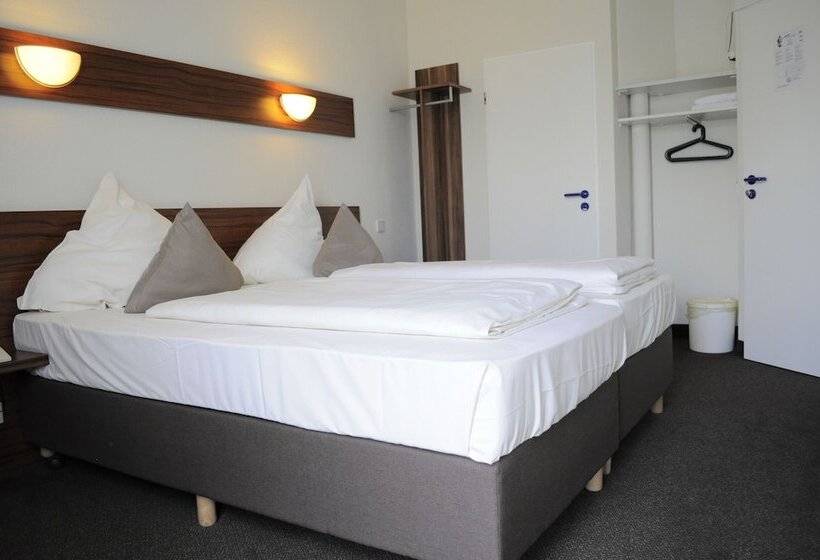 4인용 스탠다드 룸, Am Wall