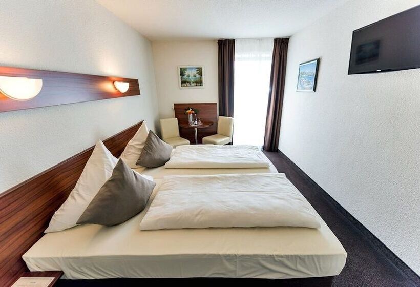 스탠다드 트리플 룸, Am Wall